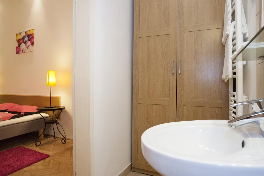 Carolyn Apartman In The Old City Apartment บูดาเปสต์ ภายนอก รูปภาพ
