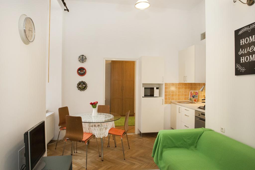 Carolyn Apartman In The Old City Apartment บูดาเปสต์ ภายนอก รูปภาพ
