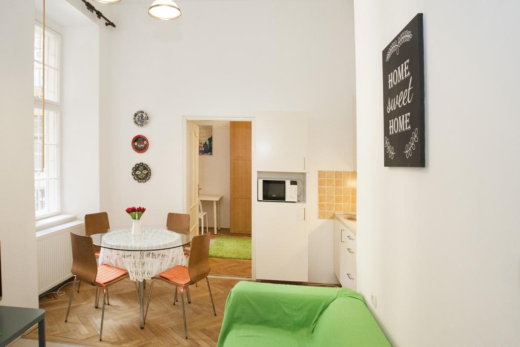 Carolyn Apartman In The Old City Apartment บูดาเปสต์ ภายนอก รูปภาพ
