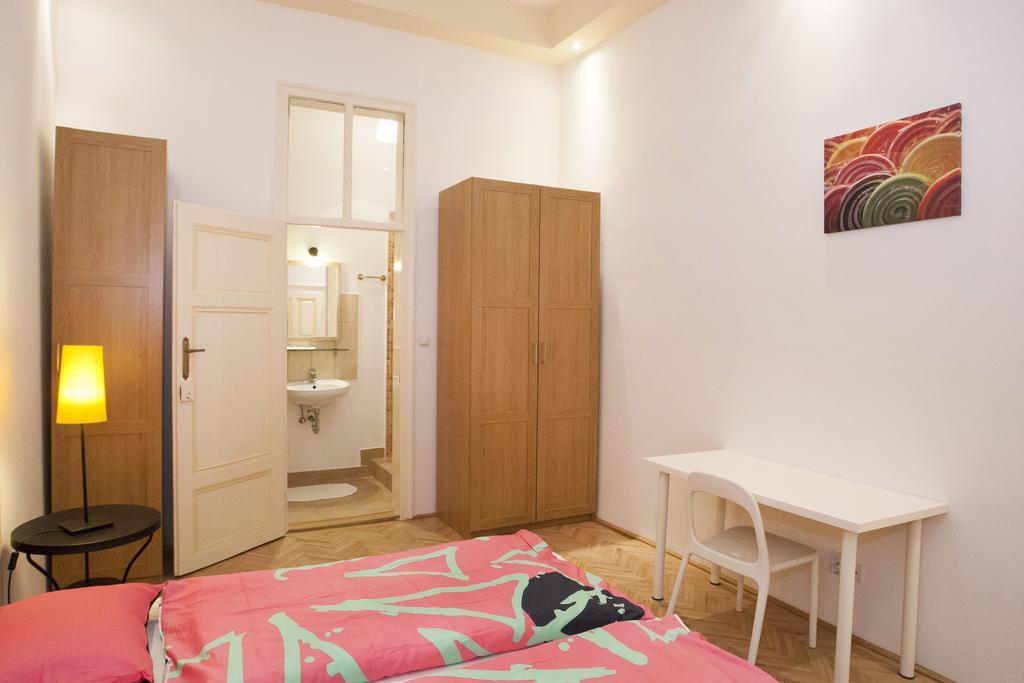 Carolyn Apartman In The Old City Apartment บูดาเปสต์ ภายนอก รูปภาพ